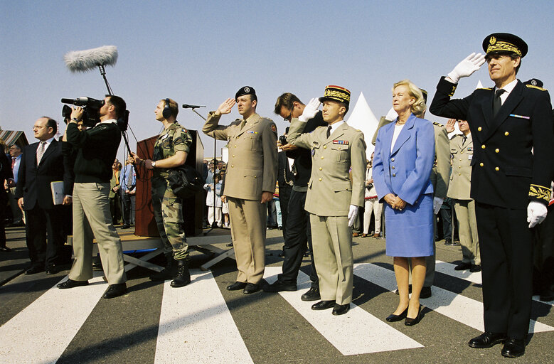 Flag ceremony during  the open Day  2001 of the EP in Strasbourg with the deputy commander in chief of Eurocorps