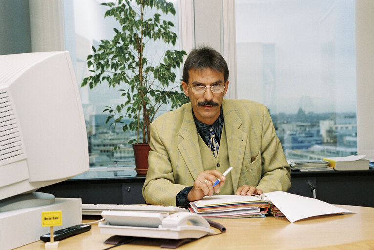 Photo 3 : MEP Norbert GLANTE in the European Parliament in Brussels