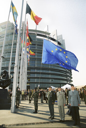 Flag ceremony during  the open Day  2001 of the EP in Strasbourg with the deputy commander in chief of Eurocorps