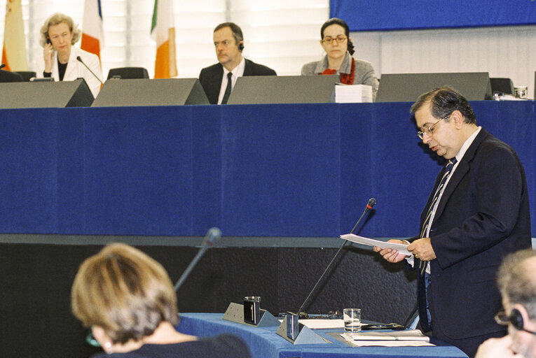 Plenary session - Portuguese Foreign Minister Jaime GAMA outlined his country's priorities for the presidency of the EU in his first appearance before Parliament.