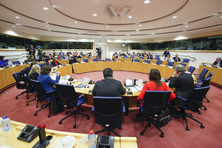 Fotografie 11: Workshop for journalists : The European Parliament's inquiry on electronic mass surveillance of EU citizens -Round table with MEPs of the Civil Liberties and Foreign Affairs Committees