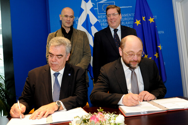 Fotogrāfija 7: EP President at the LEX signing