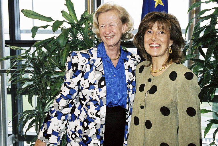 EP President meets Teresa MOURA State Secretary for Foreign Affairs at the European Parliament of Strasbourg on the 15th of May 2001.