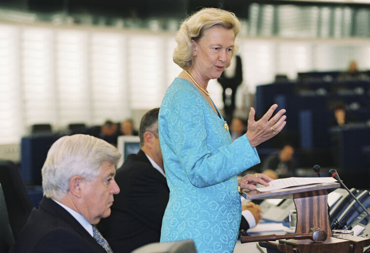 Zdjęcie 12: Plenary session in Strasbourg in May 2000 with President of Slovenia