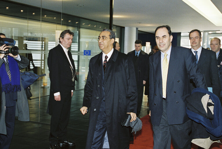 EP President meets with the President of Honduras Carlos Roberto FLORES