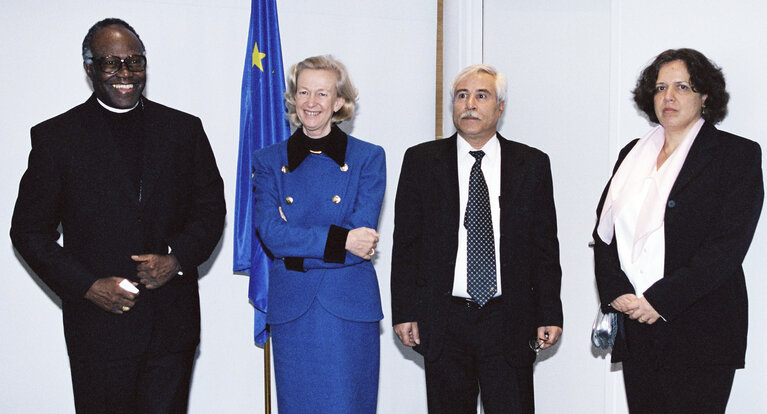 Fotografija 5: Nurit Peled-Elhanan, Dom Zacarias Kamwenho and Izzat Ghazzawi, 2001 Sakharov Prize laureates, are received at the European Parliament