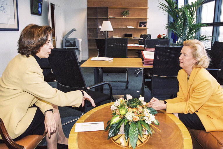 EP President meets with French MP Anne-Marie IDRAC.