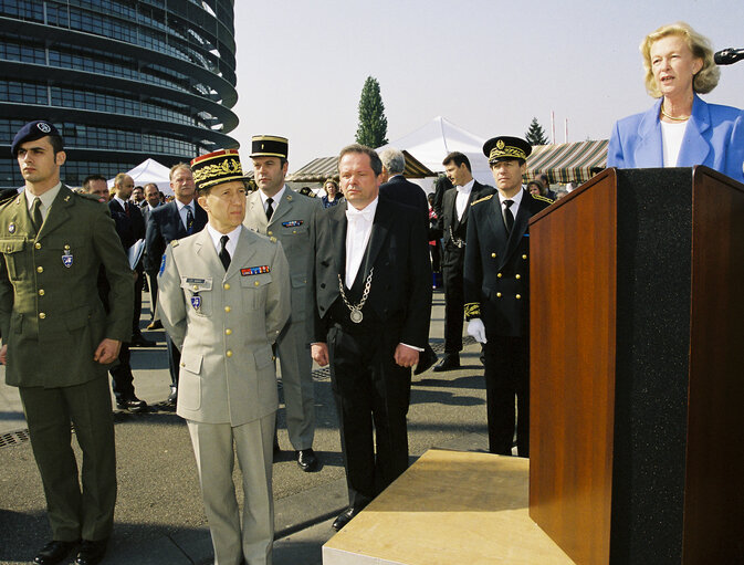 Flag ceremony during  the open Day  2001 of the EP in Strasbourg with the deputy commander in chief of Eurocorps