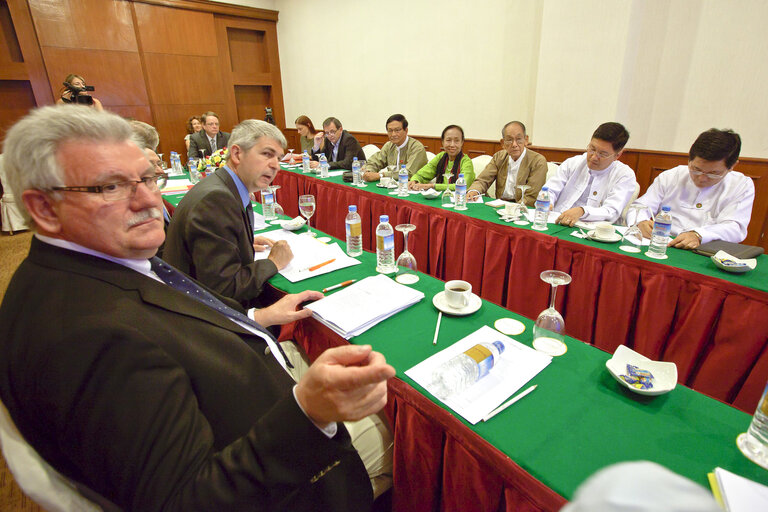 MEETING  OF THE MEMBERS FROM THE EUROPEAN PARLIAMENT WITH THE POLITICAL PARTIES FROM MYANAMAR   Chairman Werner LANGEN Member Germany Christlich Demokratische Union Deutschlands ); Vice-Chair.Ivo BELET Member Belgium Christen-Democratisch & Vlaams ) and and opposite them U Khin Maung Gyi from the NUP; Dan Cho Cho Kyan and U Thu Wai from the Democratic Party Myanmar and Mr. Win Aung Kyan and Mr Aung My Int from the USDP .    PHOTO:Joan Manuel BALIELLAS          PHOTO:Joan Manuel BALIELLAS