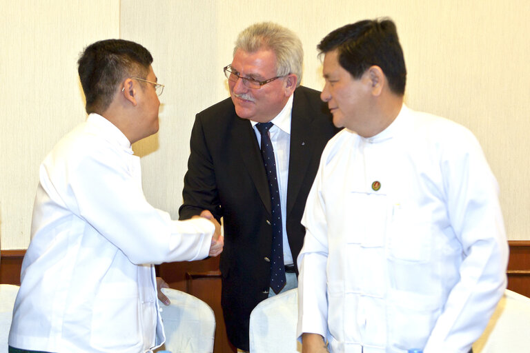 MEETING  OF THE MEMBERS FROM THE EUROPEAN PARLIAMENT WITH THE POLITICAL PARTIES FROM MYANAMAR.  Chairman Werner LANGEN Member Germany Christlich Demokratische Union Deutschlands ) welcomes Mr. Win Aung Kyan and Mr Aung My Int from the USDP to the meeting.