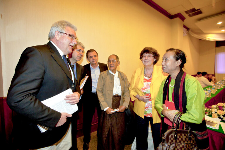 MEETING  OF THE MEMBERS FROM THE EUROPEAN PARLIAMENT WITH THE POLITICAL PARTIES FROM MYANAMAR.    Chairman Werner LANGEN Member Germany Christlich Demokratische Union Deutschlands ); Vice-Chair.Ivo BELET Member Belgium Christen-Democratisch & Vlaams ); Marian-Jean MARINESCU Vice-Chair Romania Partidul Democrat-Liberal;  U Thu Wai from the Democratic Party Myanmar;  Barbara WEILER and Dan Cho Cho Kyan from the Democratic Party Myanmar; speak after the end of the meeting.