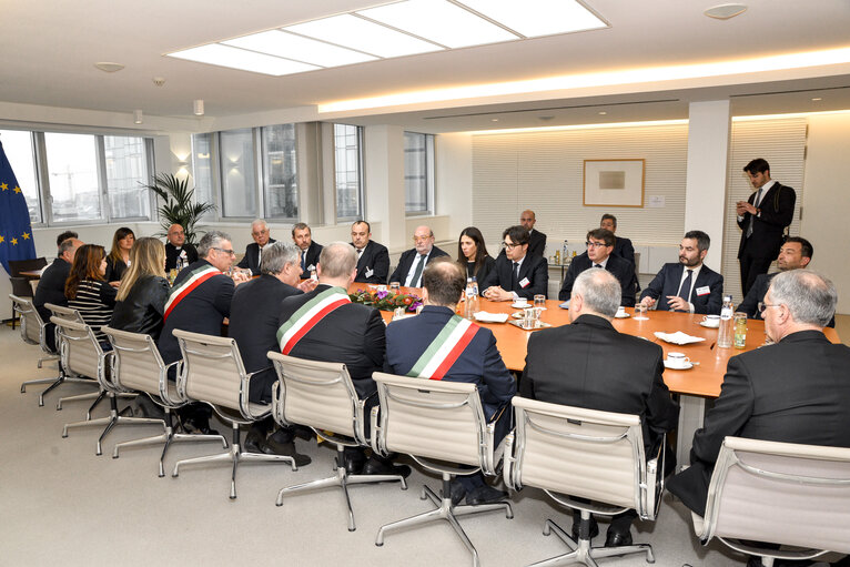 Foto 3: Antonio TAJANI - EP President meets with the delegation carrying the Fiaccola Benedettina di Pace