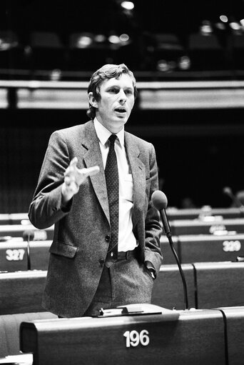 Fritz GAUTIER MEP speaks during a plenary session in Strasbourg in November 1985.