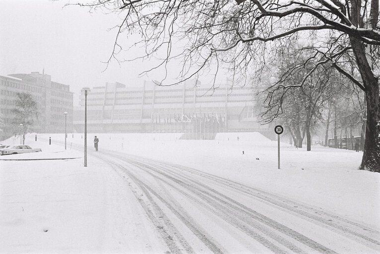 Fotografija 2: Strasbourg EP building under the snow