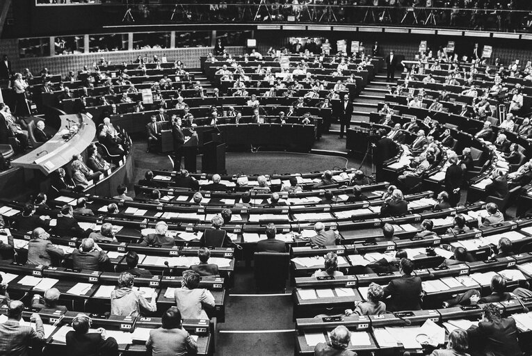 Fotagrafa 25: Official visit of Ronald REAGAN President of the United States in Strasbourg in May 1985. Plenary session