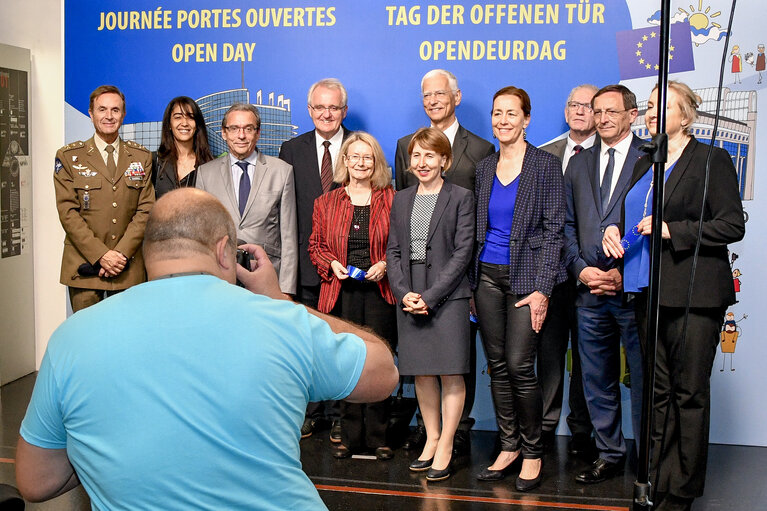 Fotografija 2: Open Day of the European institutions 2017 - Strasbourg -   Raise of the European Union flag by the Eurocorps