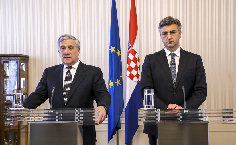 Zdjęcie 3: Official visit to Croatia - Andrej PLENKOVIC - Prime Minister of the Republic of Croatia meets with Antonio TAJANI - EP President - Press point