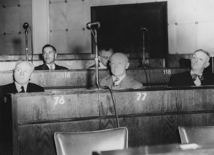 Foto 2: Plenary session in Mai 1957