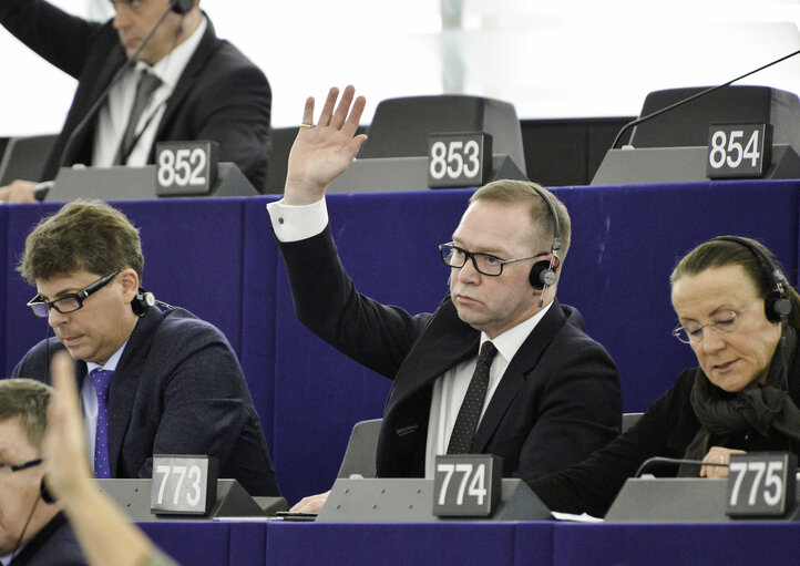 Fotografia 5: John PROCTER in plenary session week 7 2017 in Strasbourg