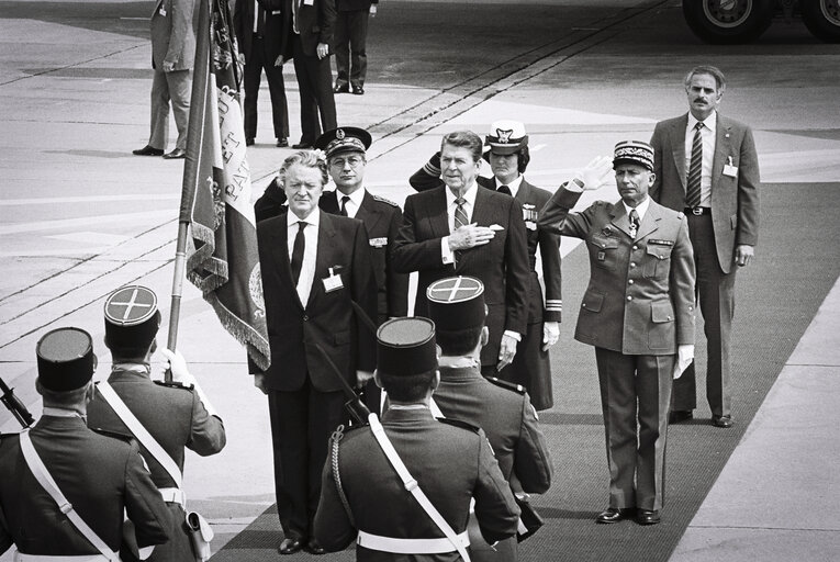 Fotagrafa 6: Official visit of Ronald REAGAN President of the United States in Strasbourg in May 1985. Arrival