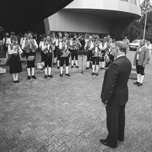 Φωτογραφία 3: Festivities in front of the European Parliament in Strasbourg