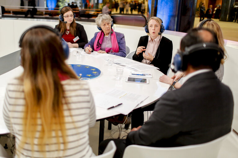 Photo 2: EURANET Citizen's corner - Radio debate