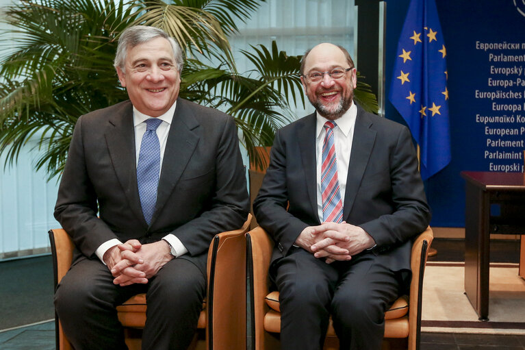 Suriet 8: Hand Over and Press point of Martin SCHULZ and Antonio TAJANI - EP President