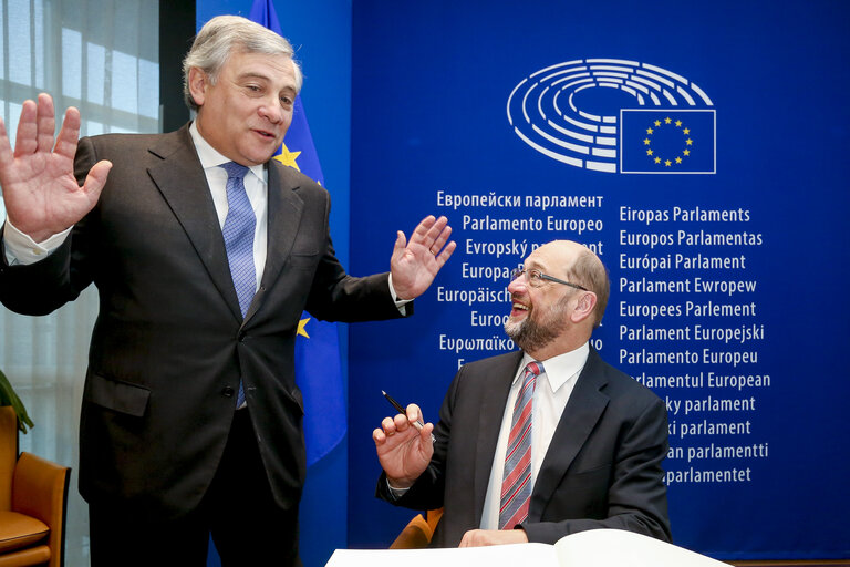 Suriet 14: Hand Over and Press point of Martin SCHULZ and Antonio TAJANI - EP President