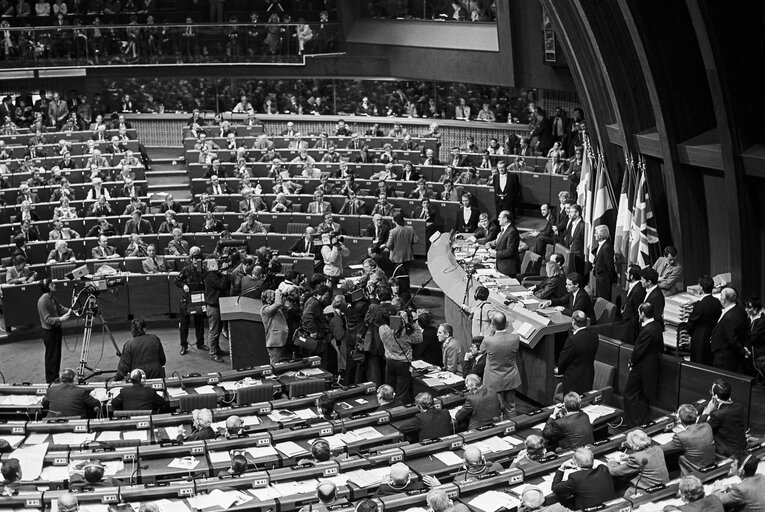 Fotografija 6: Election of the new EP President in a plenary session in Strasbourg on the 20th of January 1987