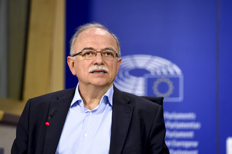 Снимка 11: Press conference on ' The Missing Scenario: there are alternatives for Europeans '