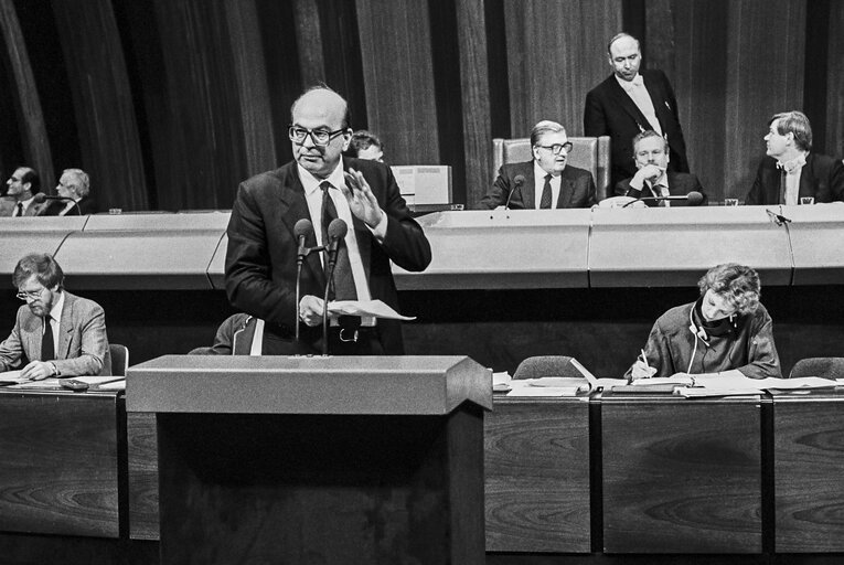 Fotó 12: Prime Minister of Italy in Plenary session in Strasbourg - April 2016