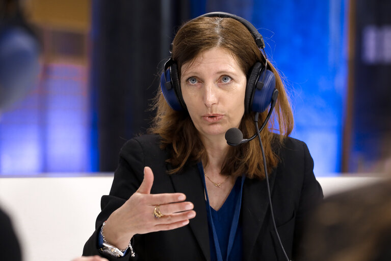 Fotografie 12: EURANET Citizen's corner - Radio debate