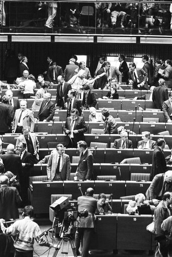 Fotografija 16: Election of the new EP President in a plenary session in Strasbourg on the 20th of January 1987