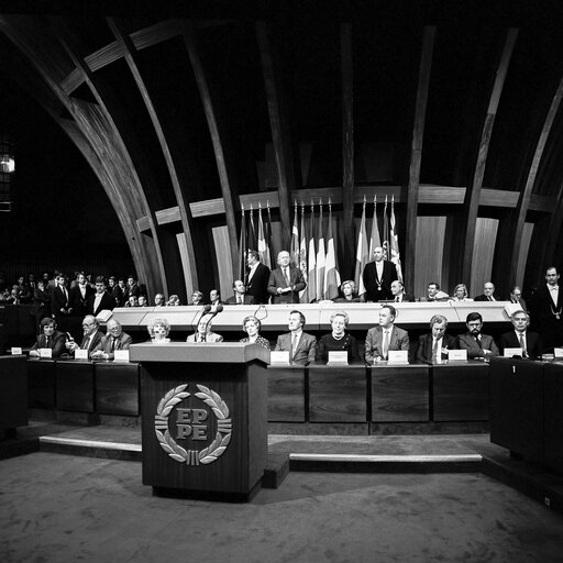 Fotografi 16: Visit of King and Queen of Spain at the European Parliament in Strasbourg in May 1986