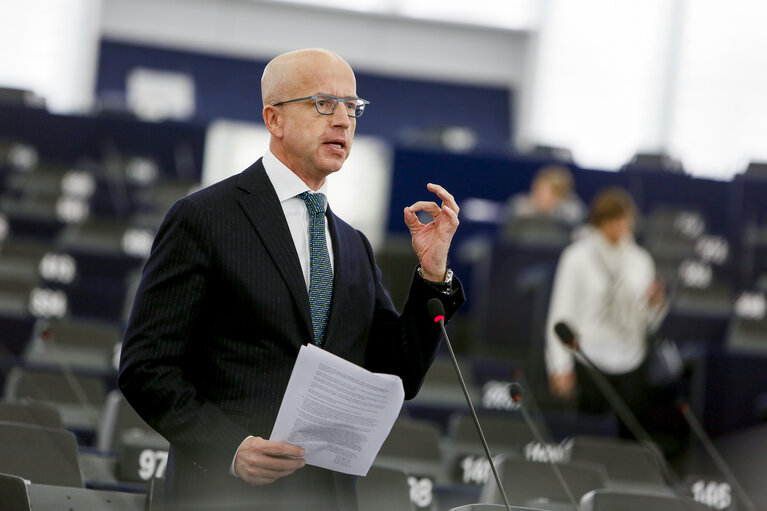 Photo 24: Plenary session Week 3 2017 in Strasbourg - Situation in Burundi