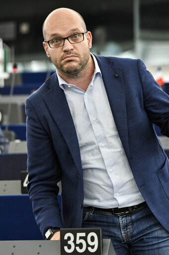 Foto 9: Lorenzo FONTANA MEP speaks in plenary session - Week 20  2017 in Strasbourg