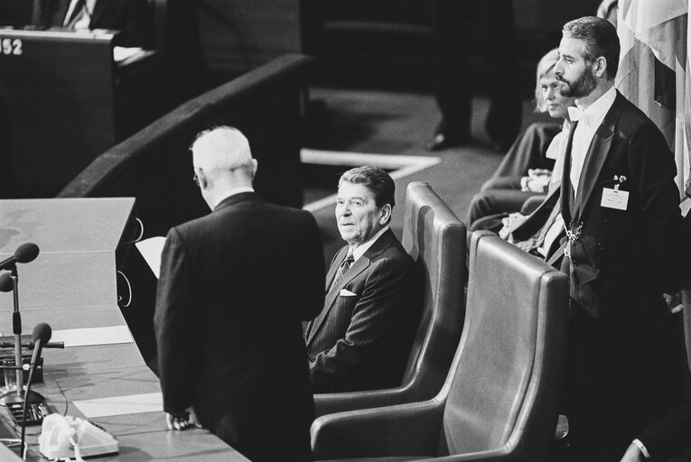 Fotagrafa 14: Official visit of Ronald REAGAN President of the United States in Strasbourg in May 1985. Plenary session