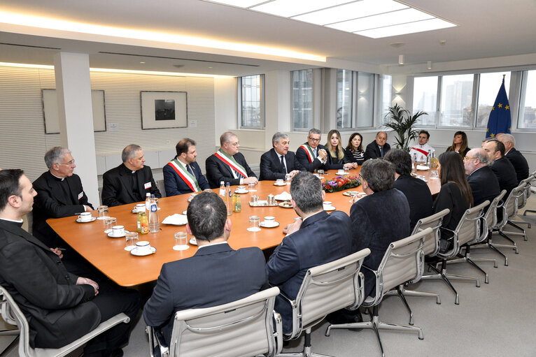 Foto 5: Antonio TAJANI - EP President meets with the delegation carrying the Fiaccola Benedettina di Pace