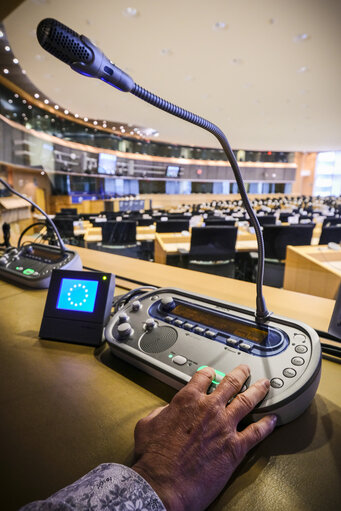 Fotografia 6: Stockshot of interpreter in the European Parliament