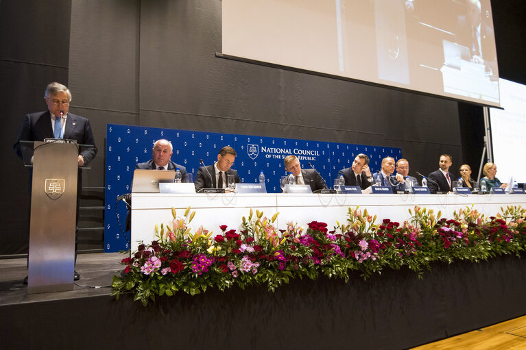 Fotografi 3: President of the European Parliament Antonio Tajani speaks during Conference of European Parliaments Chiefs in Bratislava on April, 24.