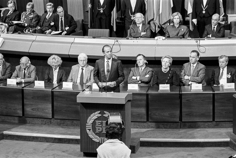 Foto 11: Visit of King and Queen of Spain at the European Parliament in Strasbourg in May 1986