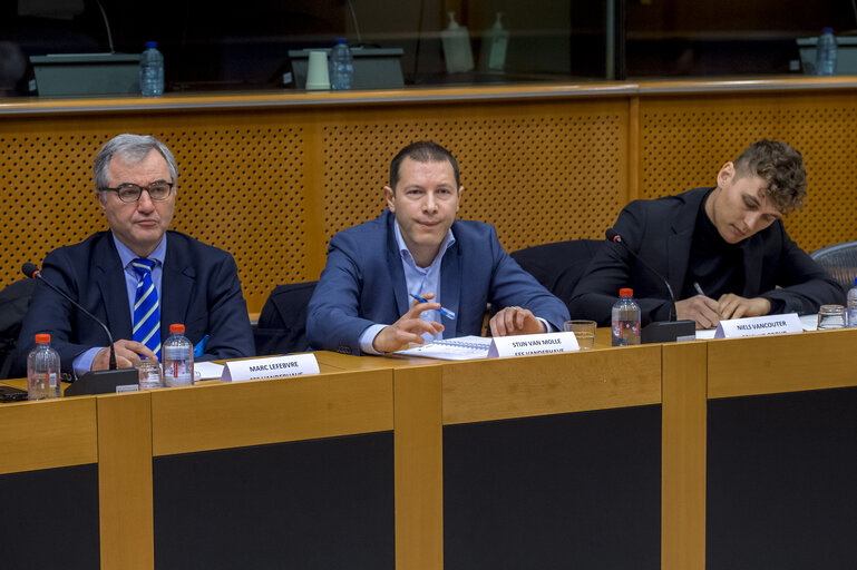 Fotografija 22: Hearing with the input of SME's and large firms: ' Interim evaluation on H2020 '