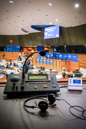 Foto 3: Stockshot of interpreter in the European Parliament