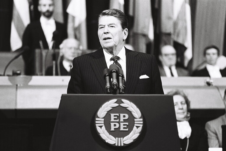 Fotagrafa 10: Official visit of Ronald REAGAN President of the United States in Strasbourg in May 1985. Plenary session