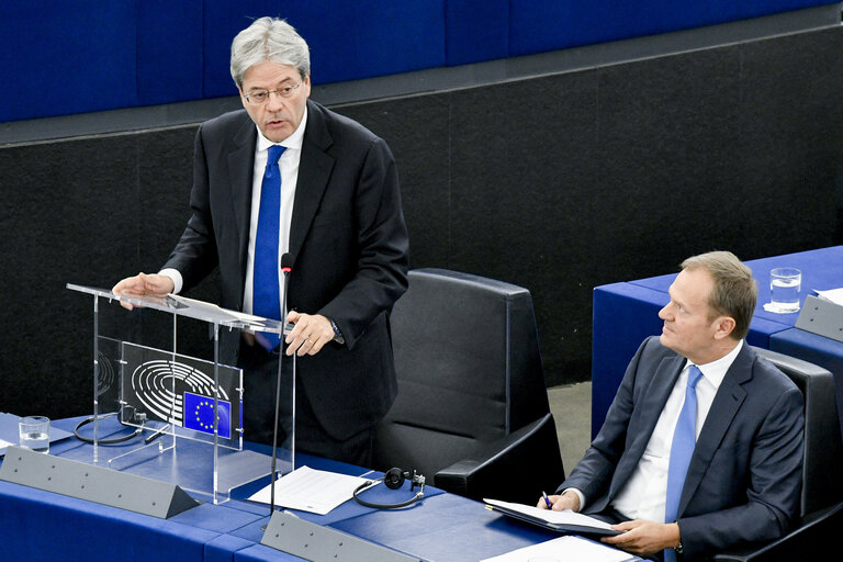 Снимка 12: Antonio TAJANI - EP President and Paolo GENTILONI, President of the Council of Ministers of the Italian Republic in plenary session Week 11 2017 in Strasbourg