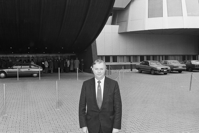 Fotografia 6: Michael ELLIOTT MEP at the EP in Strasbourg in November 1985