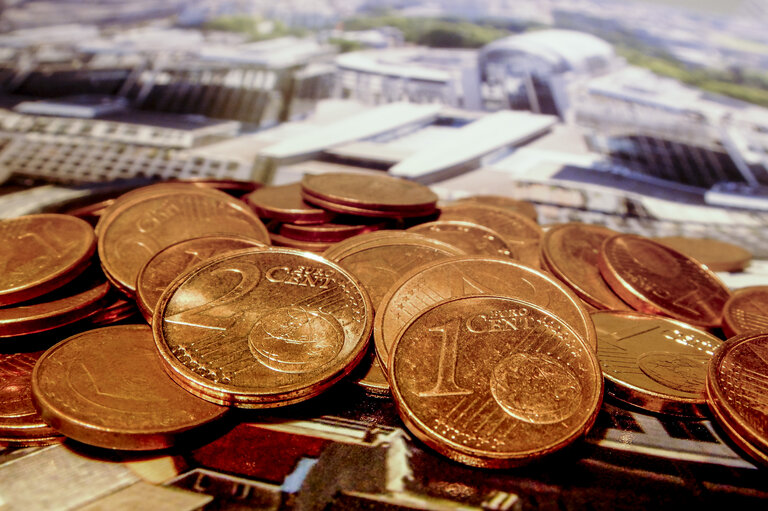 Photo 7 : Euro Coins in the context of the 2018 Budget of the European Union