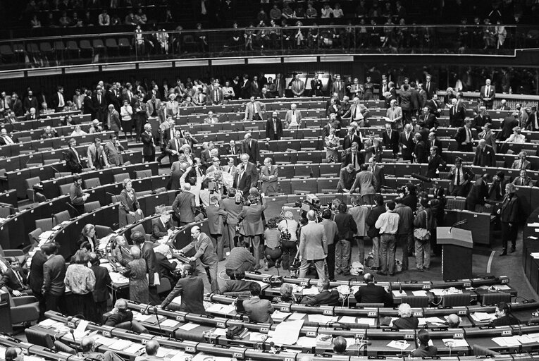 Fotagrafa 5: The hemicycle during the election of the new EP President in a plenary session in Strasbourg on the 20th of January 1987