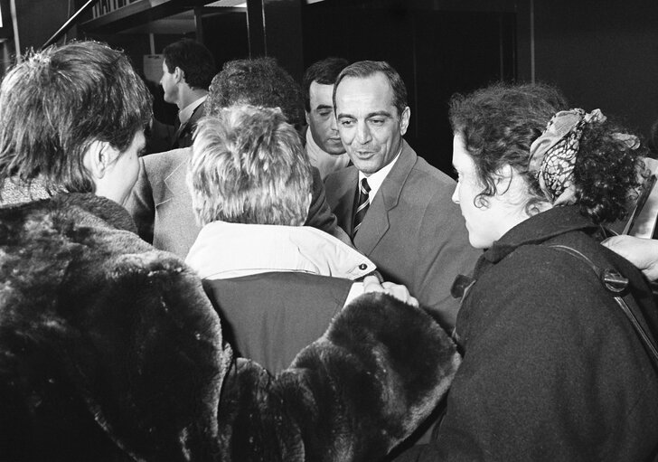 Photo 8: Association ' les meres d'Alger ' at the European Parliament in Strasbourg in february 1987