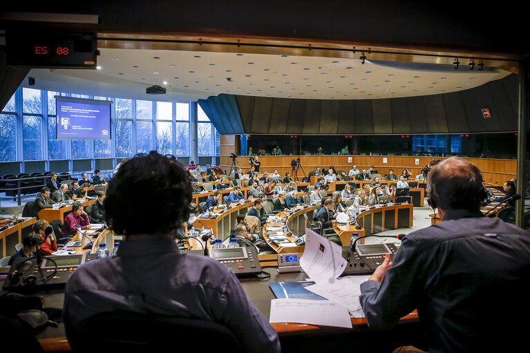 Fotografija 5: Stockshot of interpreter in the European Parliament